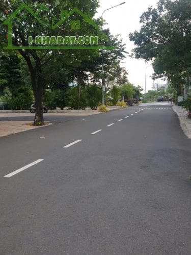 BIỆT THỰ NGHĨ DƯỠNG CAO CẤP 525m² KHU DÂN CƯ PHÚ NHUẬN