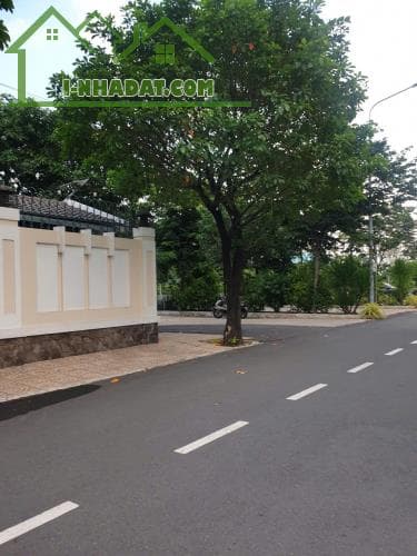 BIỆT THỰ NGHĨ DƯỠNG CAO CẤP 525m² KHU DÂN CƯ PHÚ NHUẬN 2