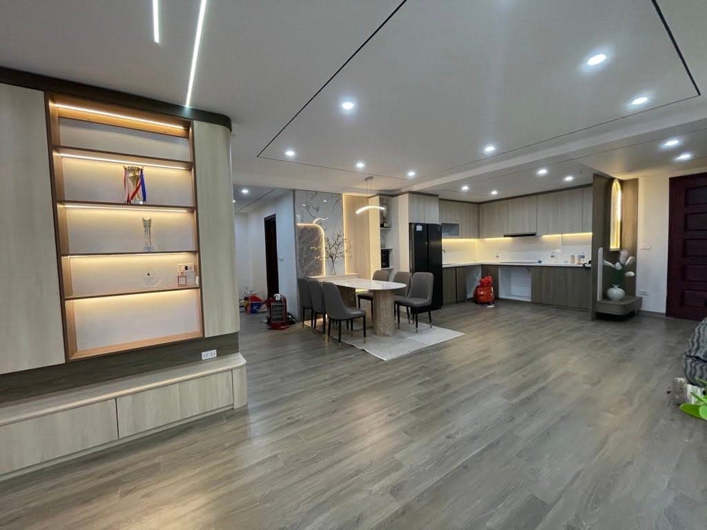 Bán căn hộ 4 phòng ngủ cao cấp, sổ đỏ lâu dài tại trung tâm Hà Đông 2