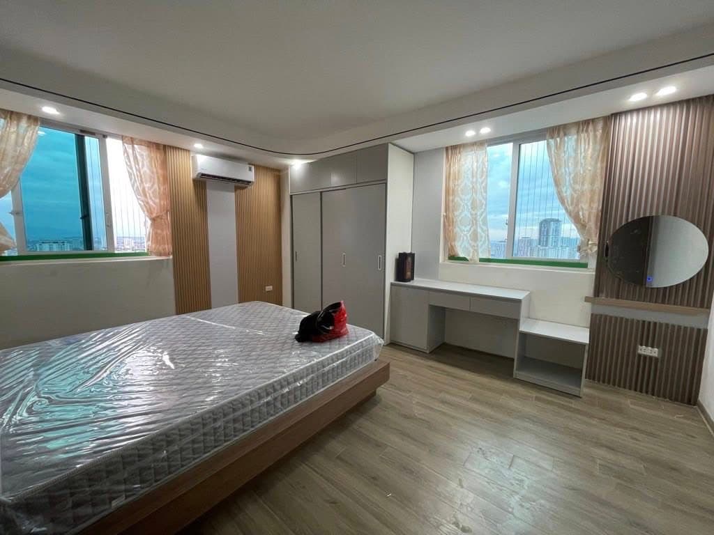 Bán căn hộ 4 phòng ngủ cao cấp, sổ đỏ lâu dài tại trung tâm Hà Đông 3