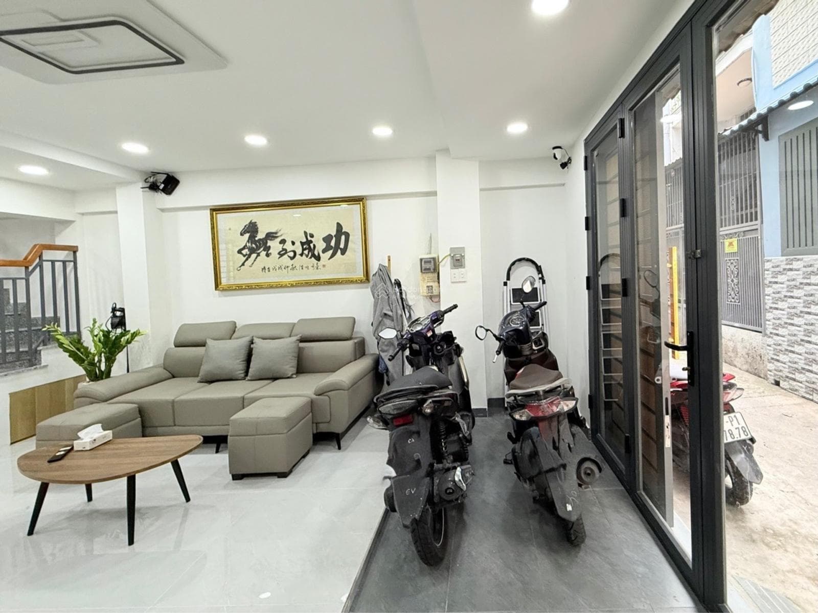 Bán nhà riêng 3 tầng, 3PN, ngang 4m, sát mặt tiền Điện Biên Phủ, Bình Thạnh 2