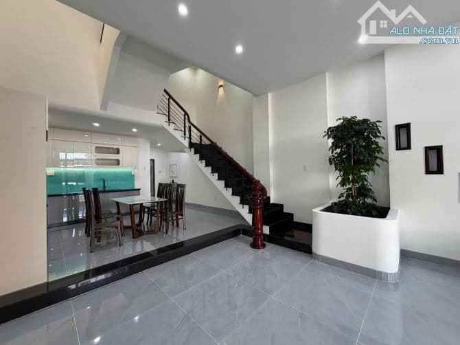 BÁN NHÀ MẶT TIỀN NGÔ THỊ LIỄU - 83M2 - 4 TẦNG VỪA XÂY - TẶNG NỘI THẤT- 10.X
