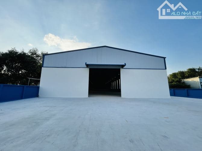 CỰC SỐC - Bán đất tặng luôn xưởng đang cho thuê 110tr ngay MT Quốc Lộ 13 giảm còn 30tỷ
